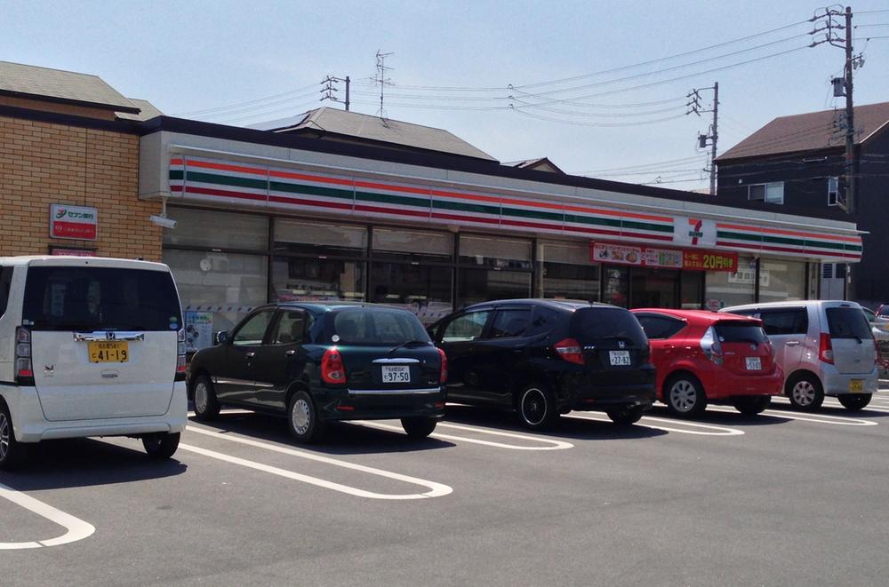 Convenience store. 698m to Seven-Eleven Togo-cho Haruki shop