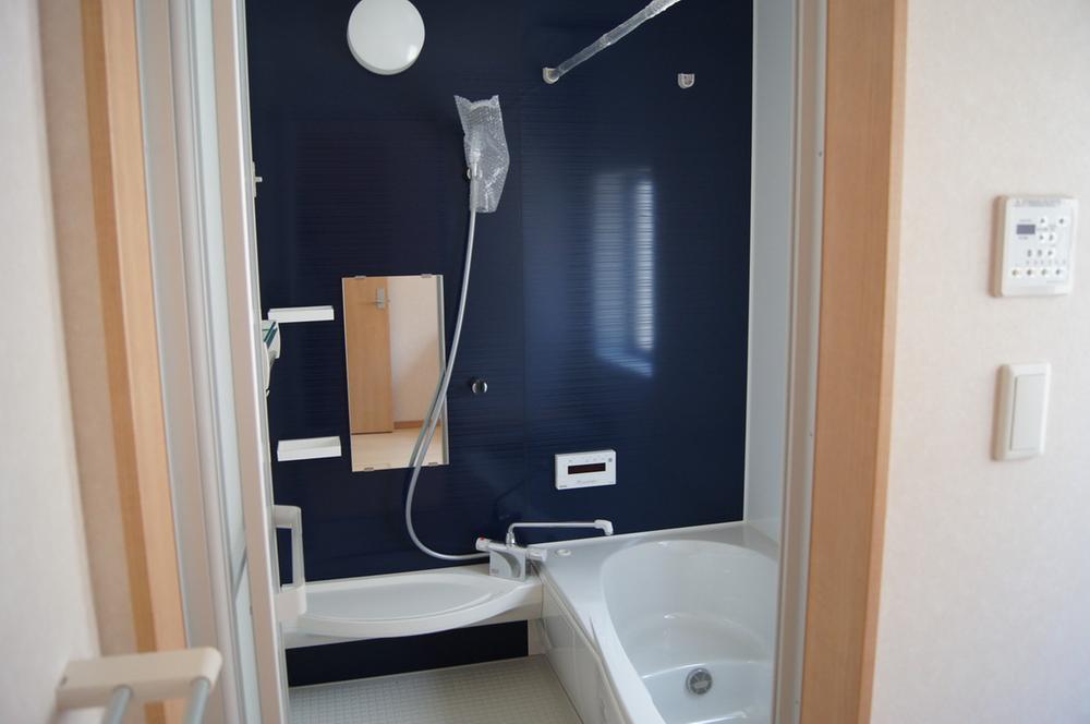 Bathroom. 8 Building Bathroom (June 2013) Shooting