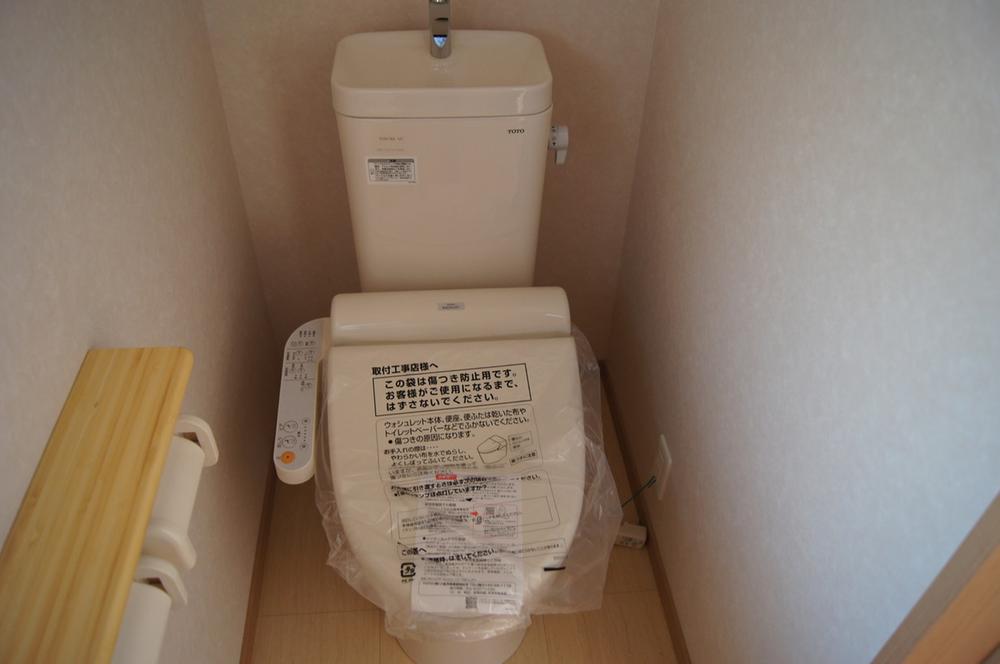 Toilet. 8 Building Toilet (June 2013) Shooting