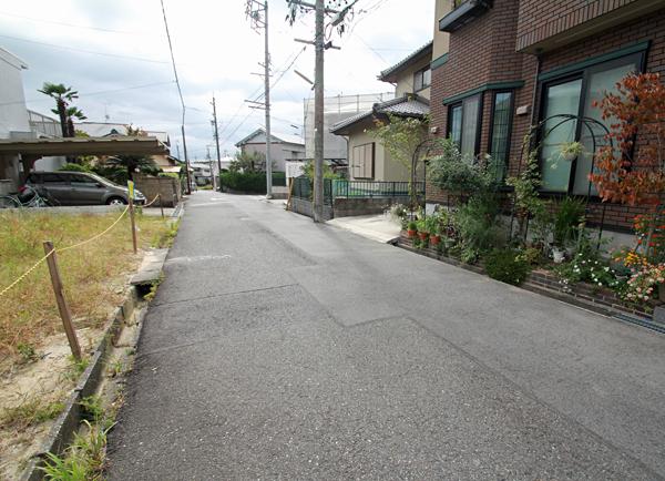 Local photos, including front road. Local 2013 in early October shooting