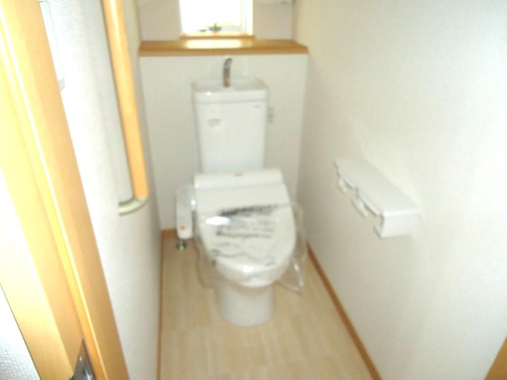 Toilet. Indoor (11 May 2013) Shooting