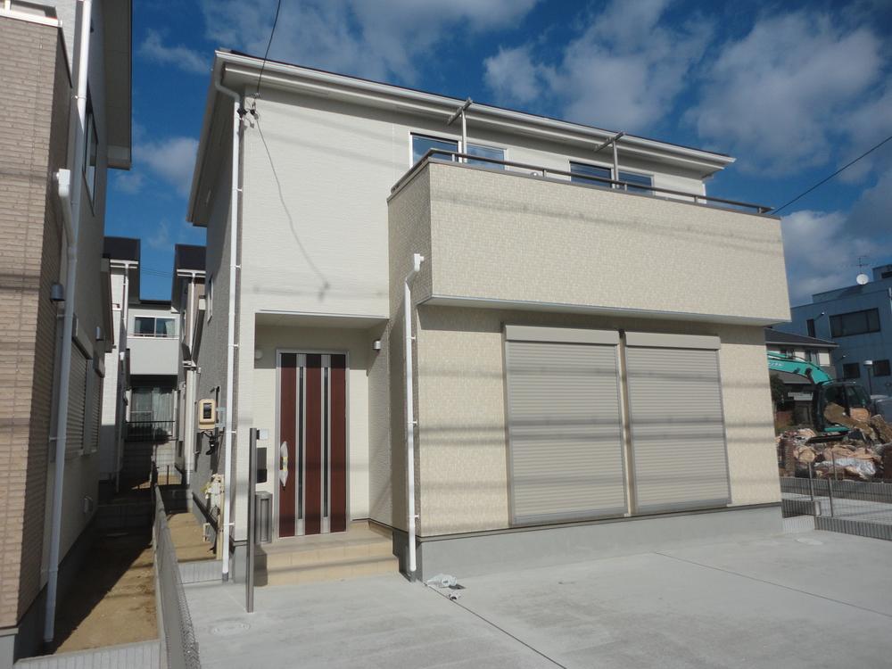 Local appearance photo. (3 Building)