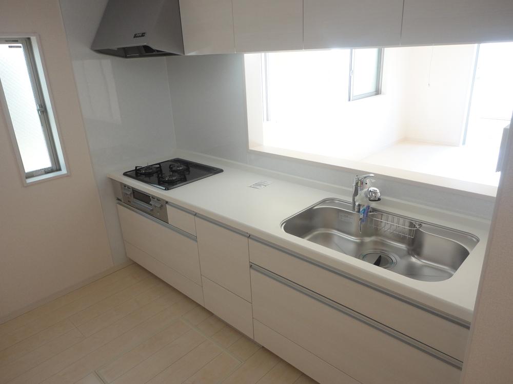 Kitchen. Indoor (12 May 2012) shooting