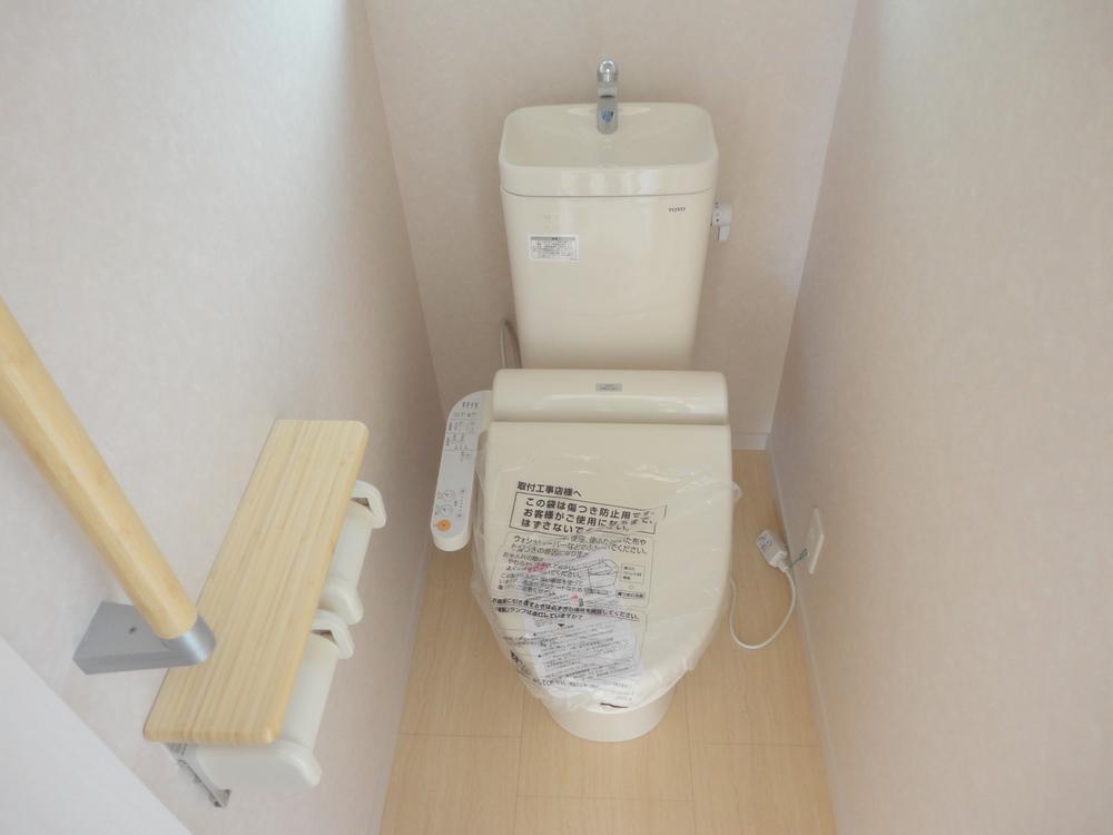 Toilet. Indoor (12 May 2012) shooting