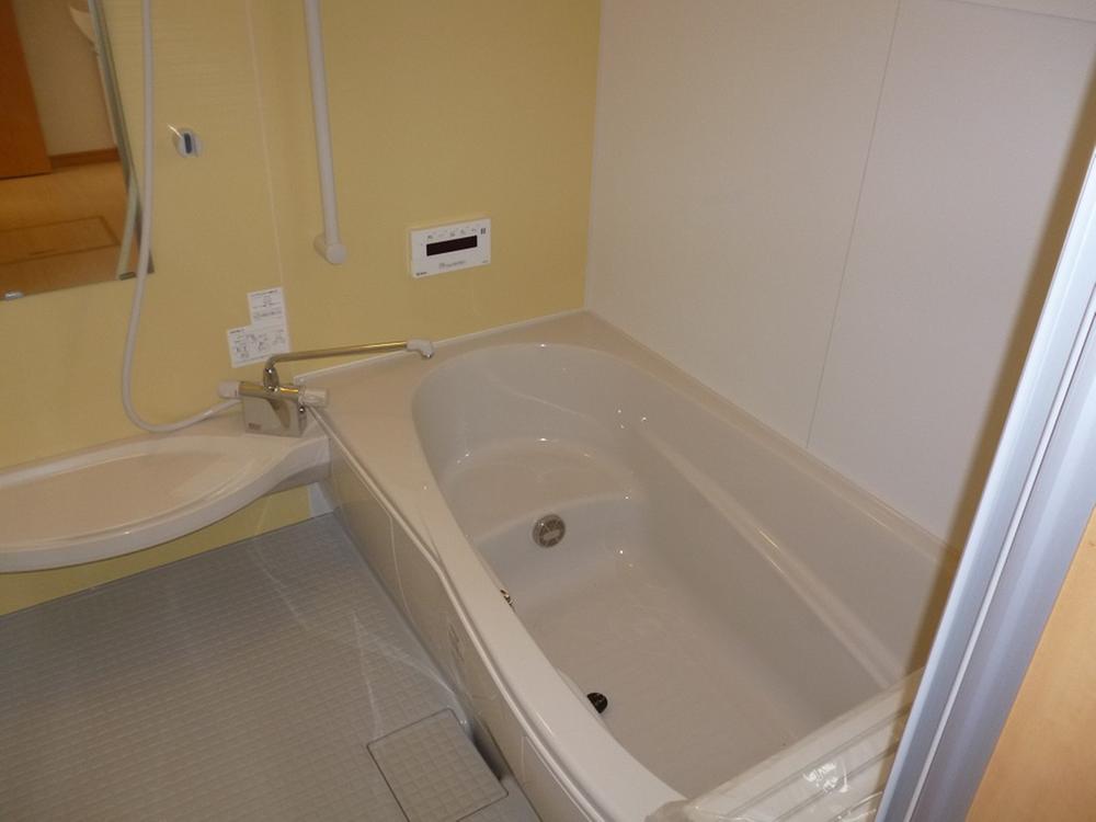 Same specifications photo (bathroom)