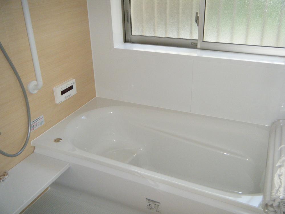 Bathroom. 1 Building