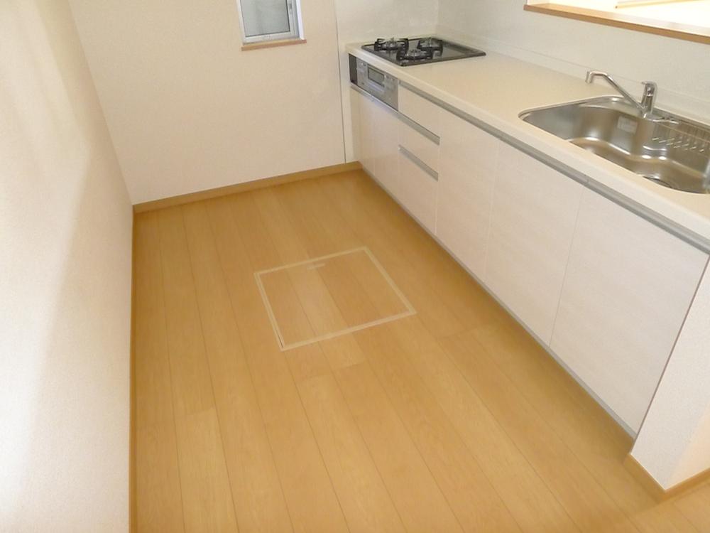 Kitchen. Kitchen space (with under-floor storage)