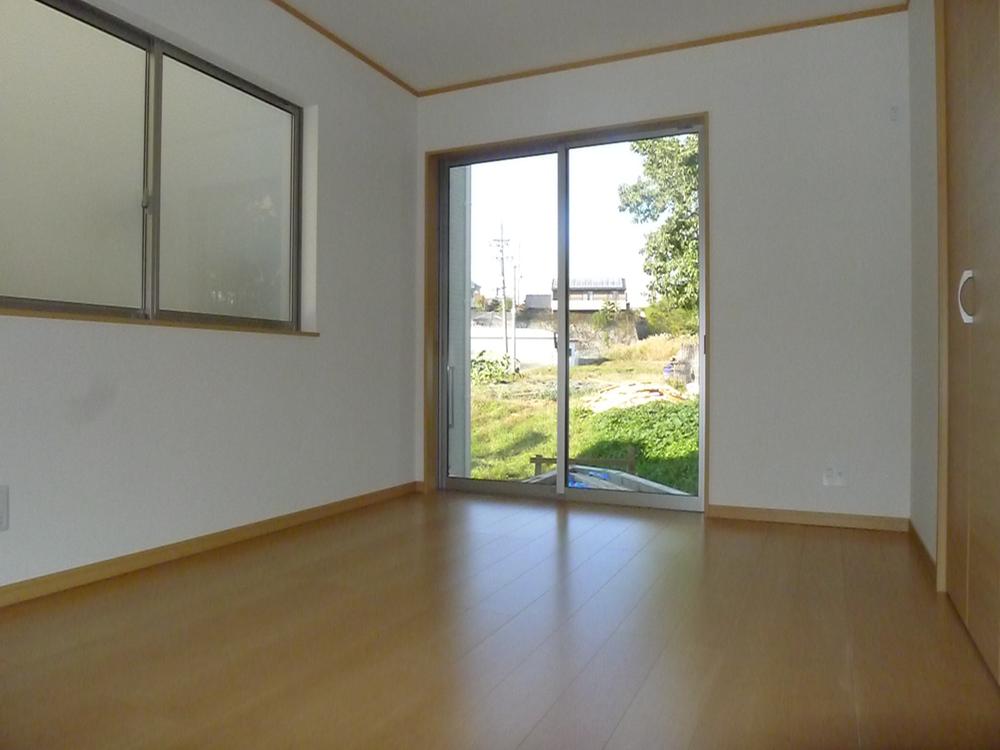 Non-living room. First floor 6 Pledge Western-style