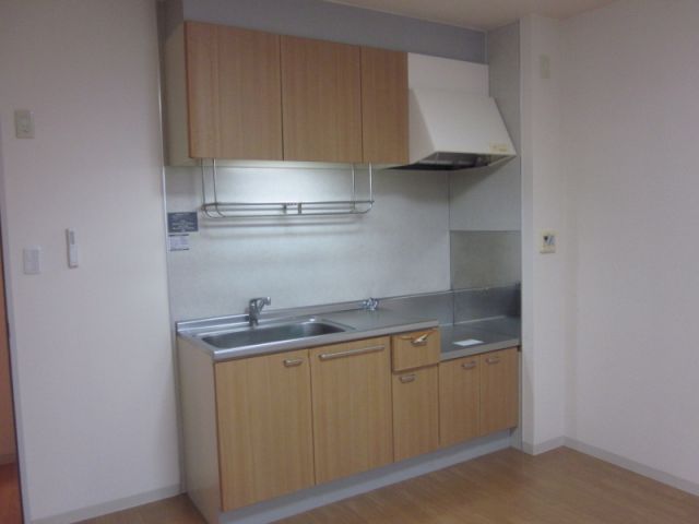 Kitchen. Gas stove can be installed