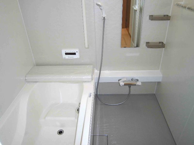 Same specifications photo (bathroom). Unit bus with the same series construction example bathroom ventilation dryer