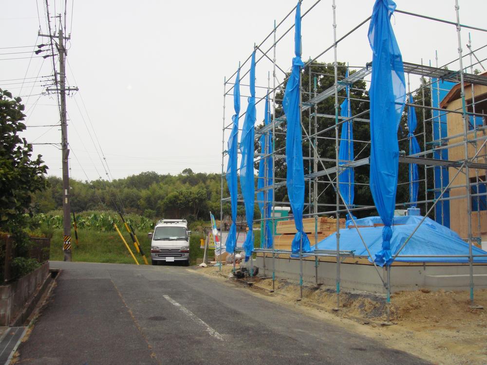 Local photos, including front road. Local (10 May 2013) Shooting