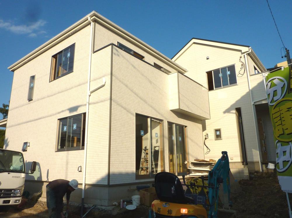 Local appearance photo. Local (11 May 2013) Shooting