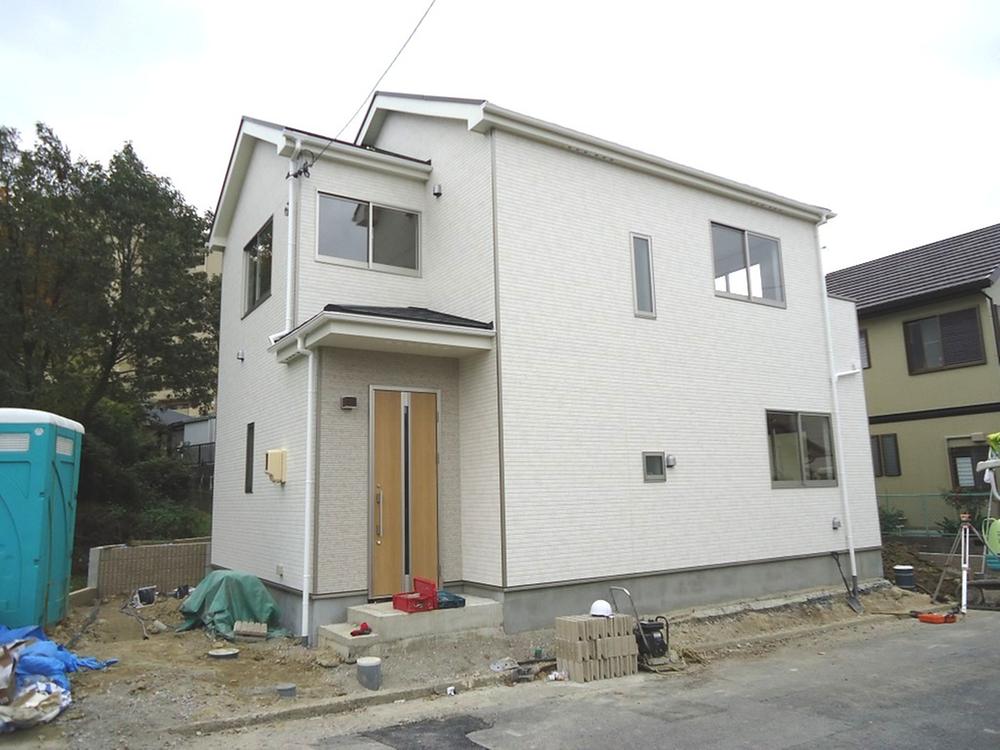 Local appearance photo. Local (11 May 2013) Shooting