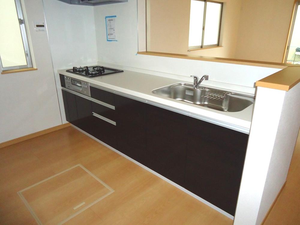 Kitchen. Indoor (11 May 2013) Shooting