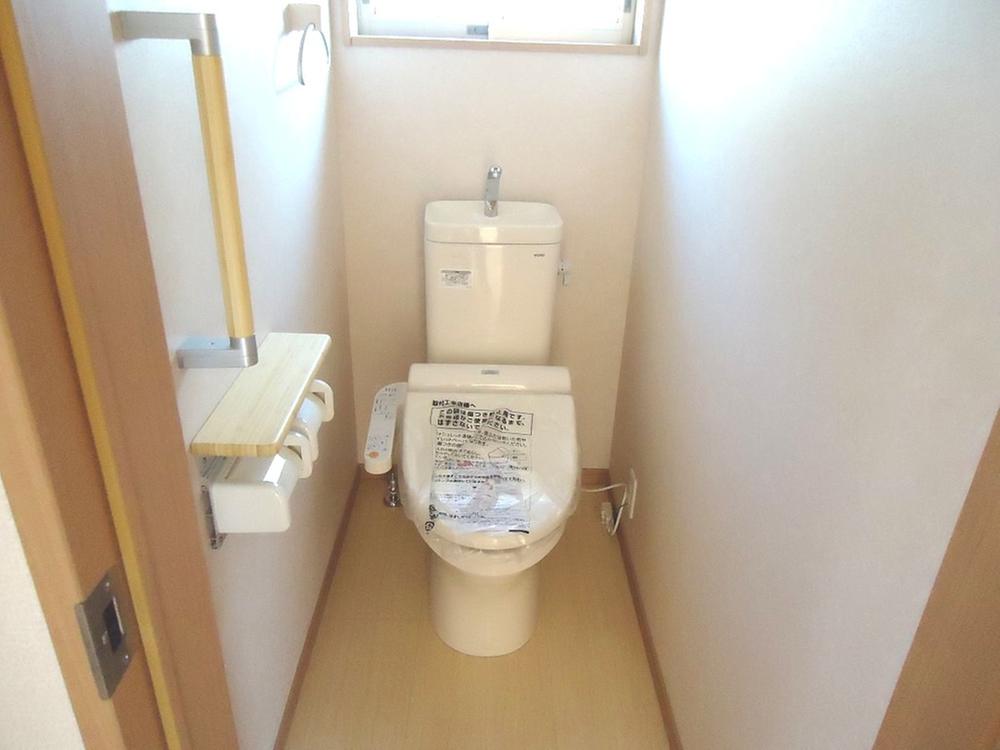 Toilet. Indoor (12 May 2013) Shooting