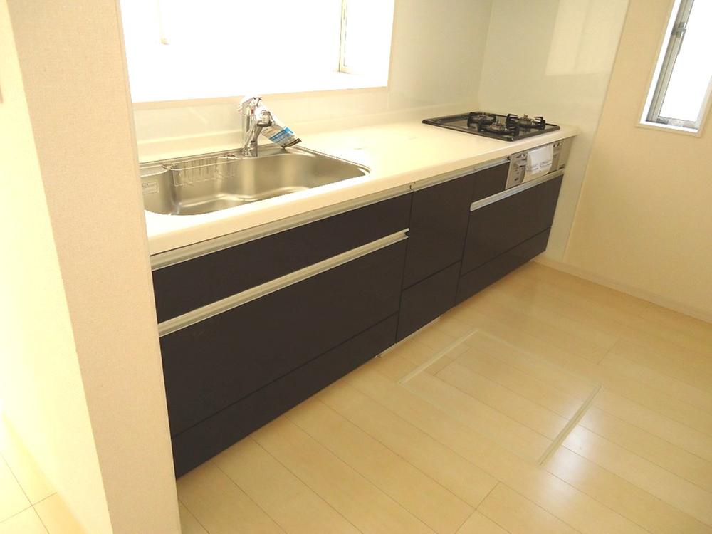 Kitchen. Indoor (12 May 2013) Shooting