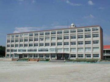 Junior high school. Togo Municipal Mauroy until junior high school 920m