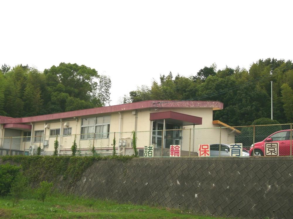 kindergarten ・ Nursery. Mauroy 470m to nursery school