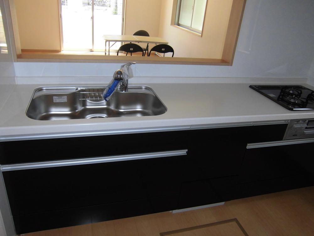 Kitchen. 8 Building local