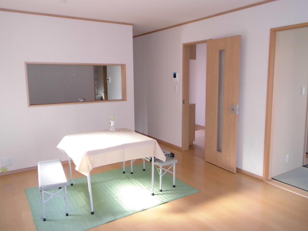 Living. 8 Building (June 2013) Shooting