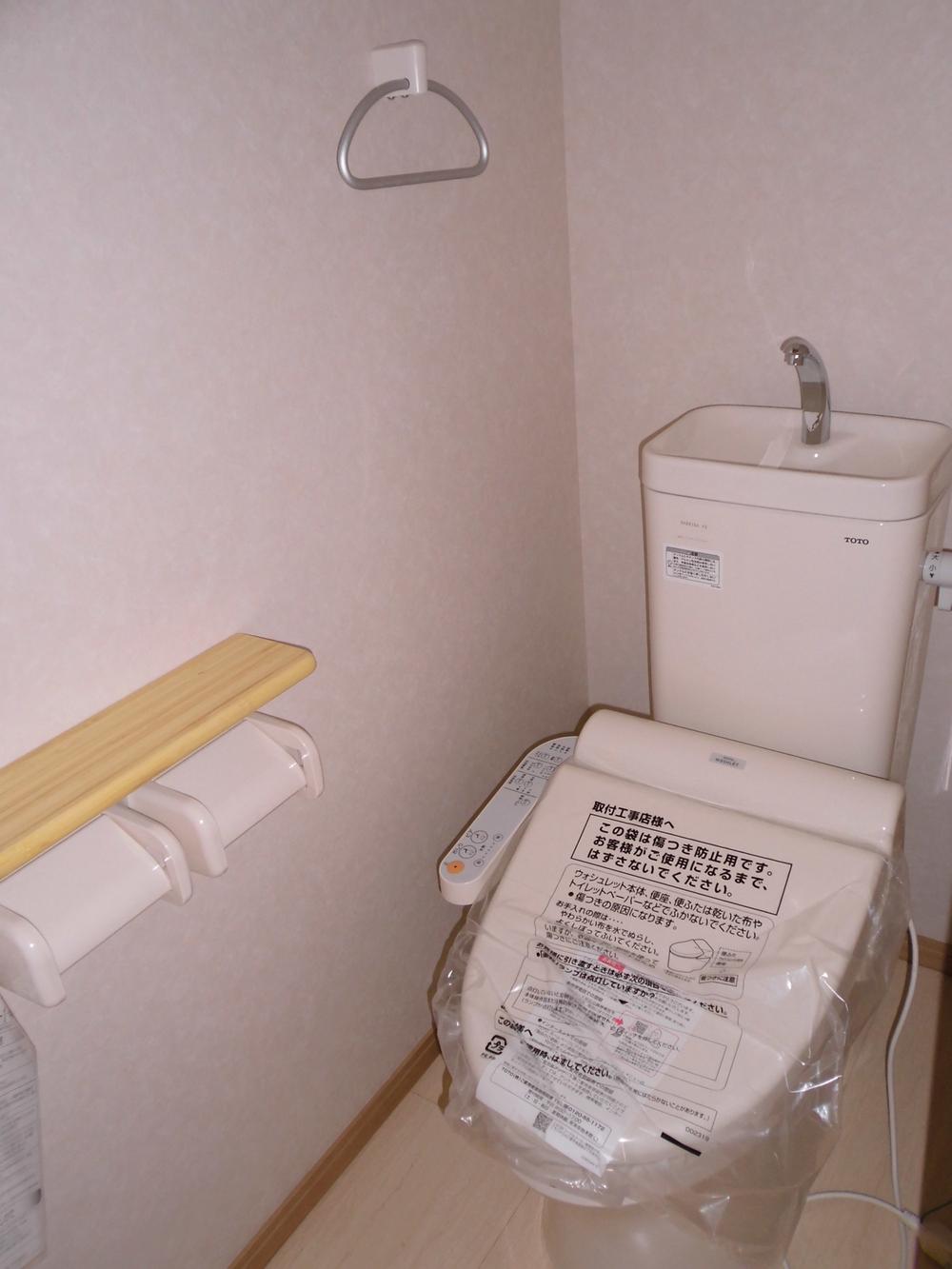 Toilet. 8 Building (June 2013) Shooting