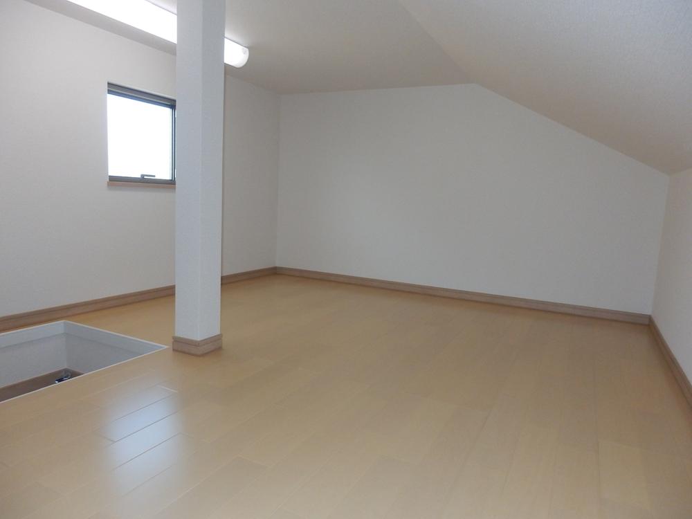 Receipt. Attic storage is excellent storage capacity There is also 6 Pledge! window ・ Exhaust Fan ・ Floor Zhang ・ Since sticking Cross, Even another room. 