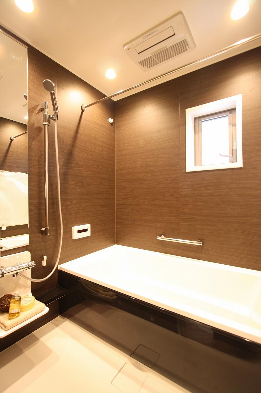 Bathroom. Second stage Energy-saving specifications such as model building bathroom heating and high thermal insulation bathtub. Even after four hours, Decrease in temperature of the bath is within only about 2.5 ℃! ! 