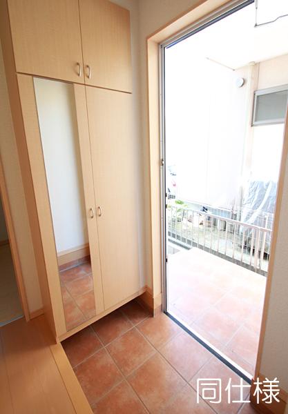 Same specifications photos (Other introspection). The company building enforcement example