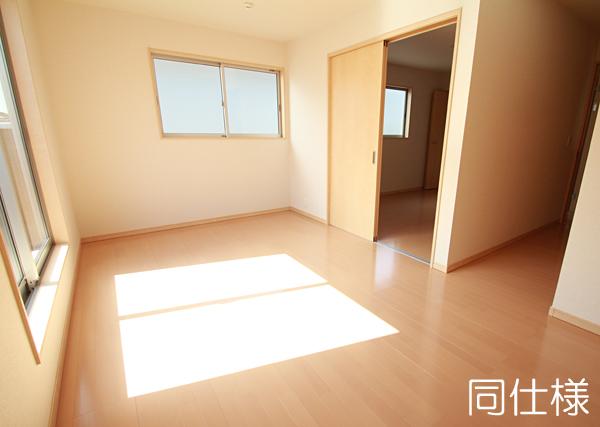 Same specifications photos (Other introspection). Same specifications