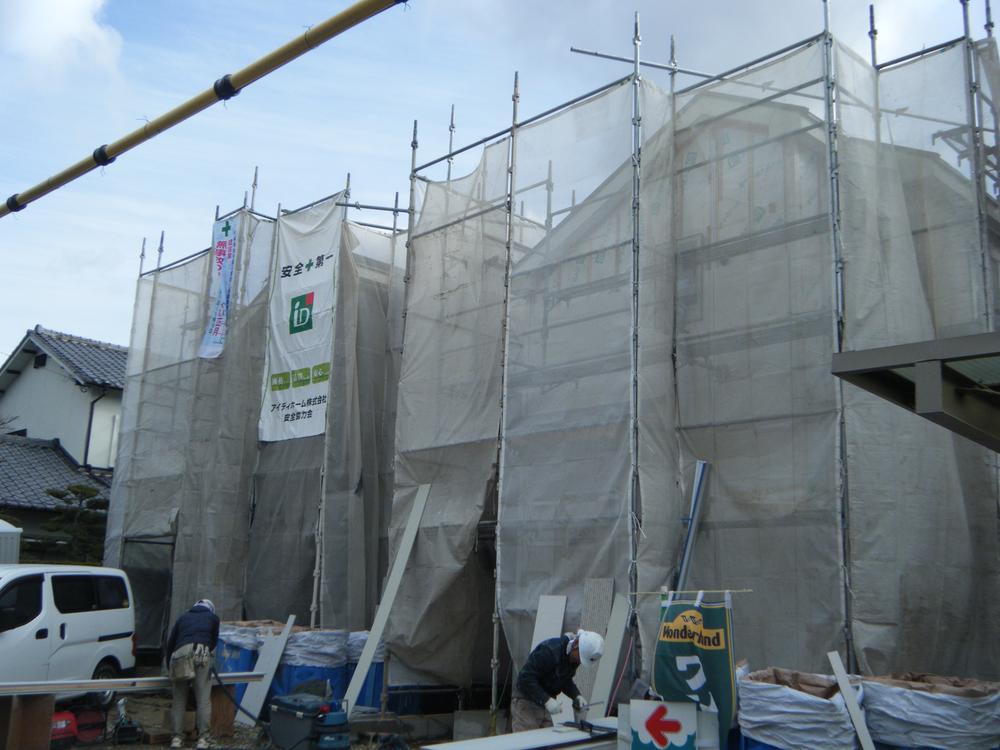 Local photos, including front road. Local (12 May 2013) Shooting