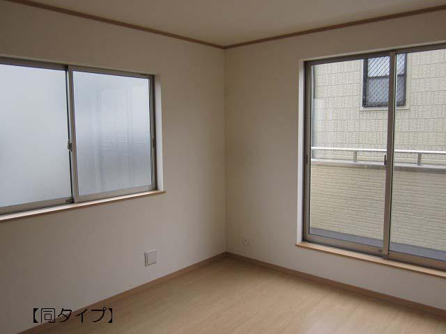 Other. Second floor living room complete image You can enter and exit to the balcony from the south 2 room