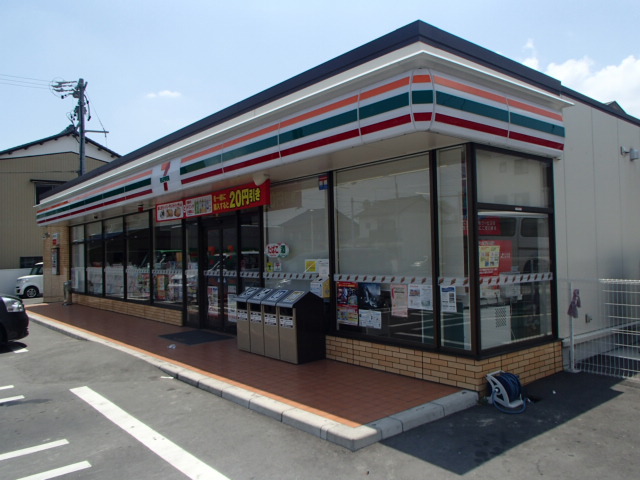 Convenience store. Seven-Eleven Togo-cho Haruki store up (convenience store) 582m