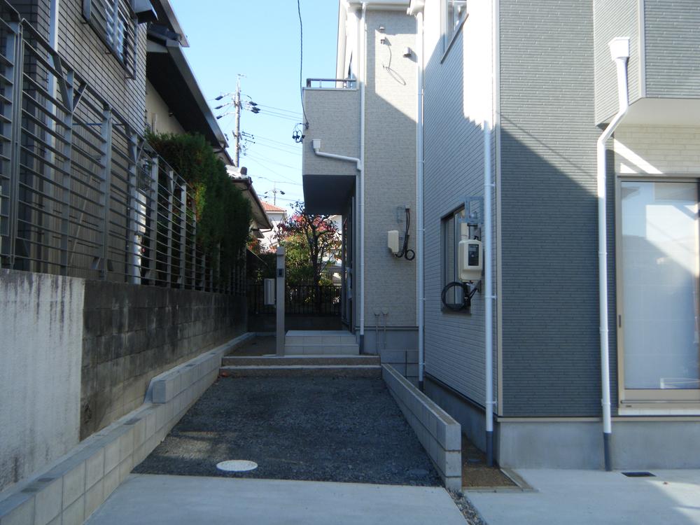 Local appearance photo. Building 2