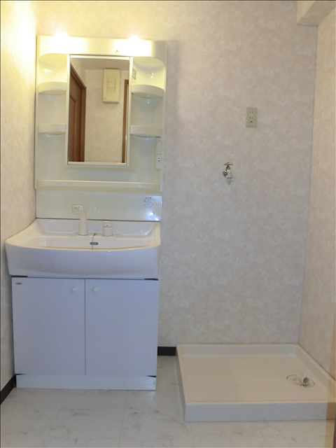 Washroom. Shampoo dresser ・ It is the Laundry Area ☆ 