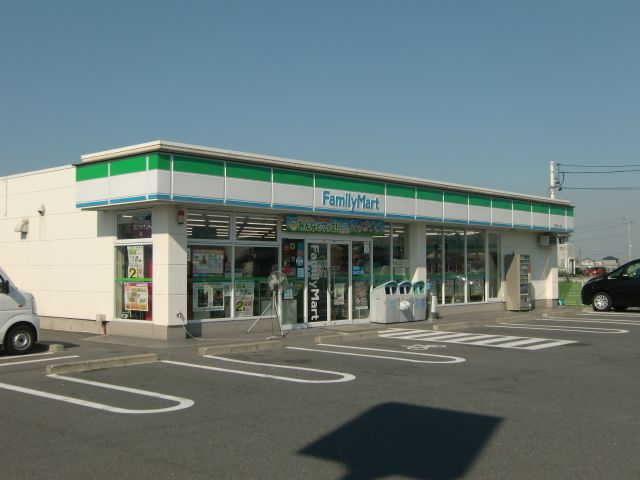 Convenience store. 720m to Family Mart (convenience store)