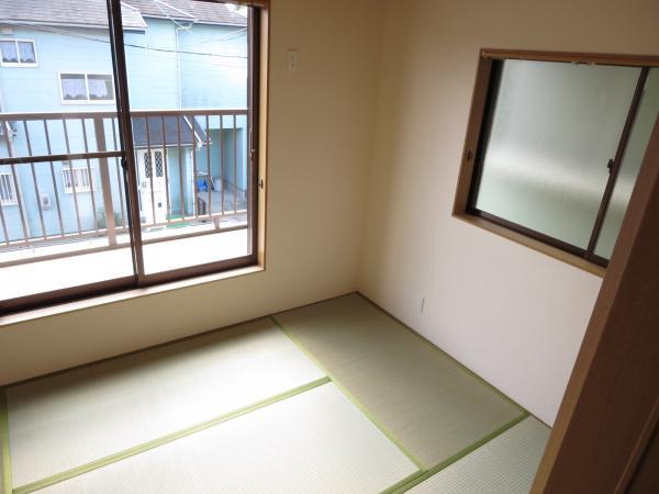 Non-living room. Second floor Japanese-style room, We changed tatami mat.