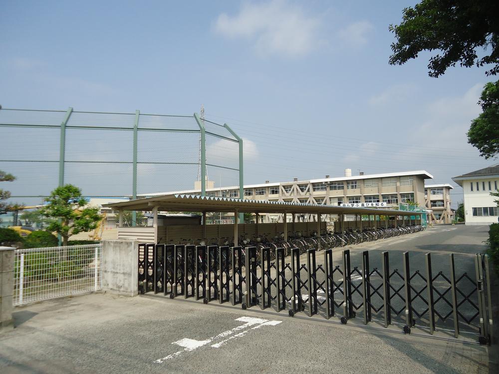 Junior high school. Saya junior high school