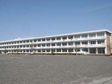 Junior high school. Municipal Saori 4400m to the west junior high school (junior high school)