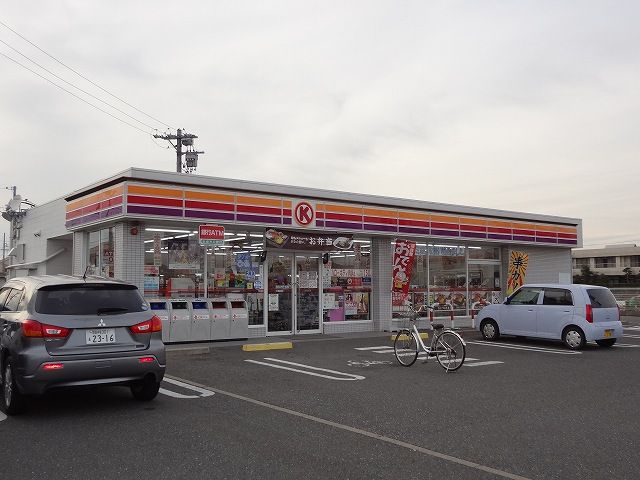 Convenience store. 470m to the Circle K (convenience store)