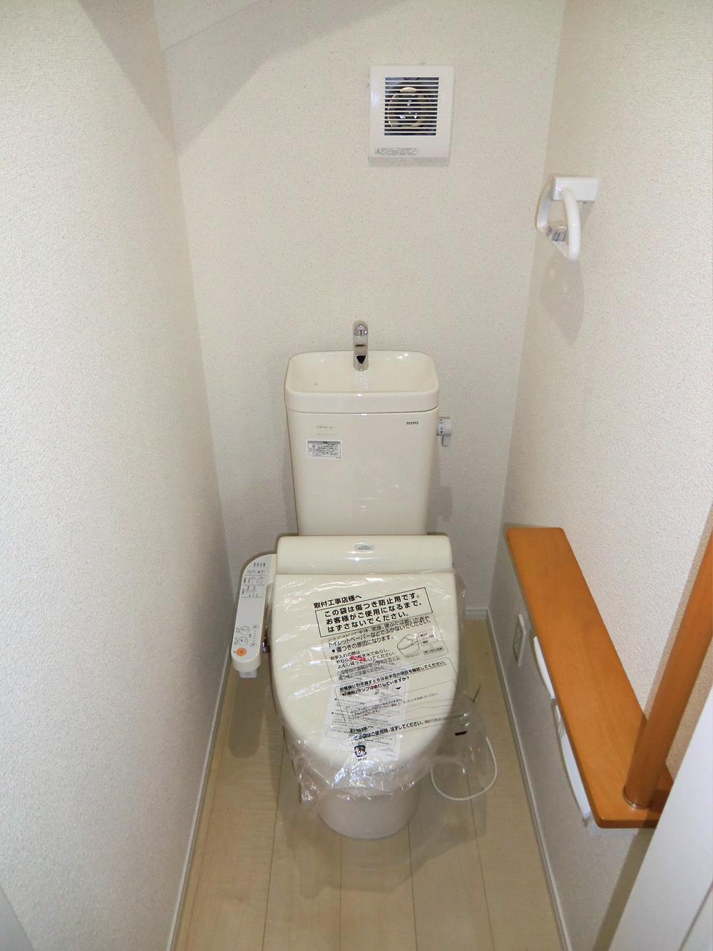 Toilet. ◇ toilet ◇  1st floor ・ Second floor Bidet  With auto-off function   LED lighting 