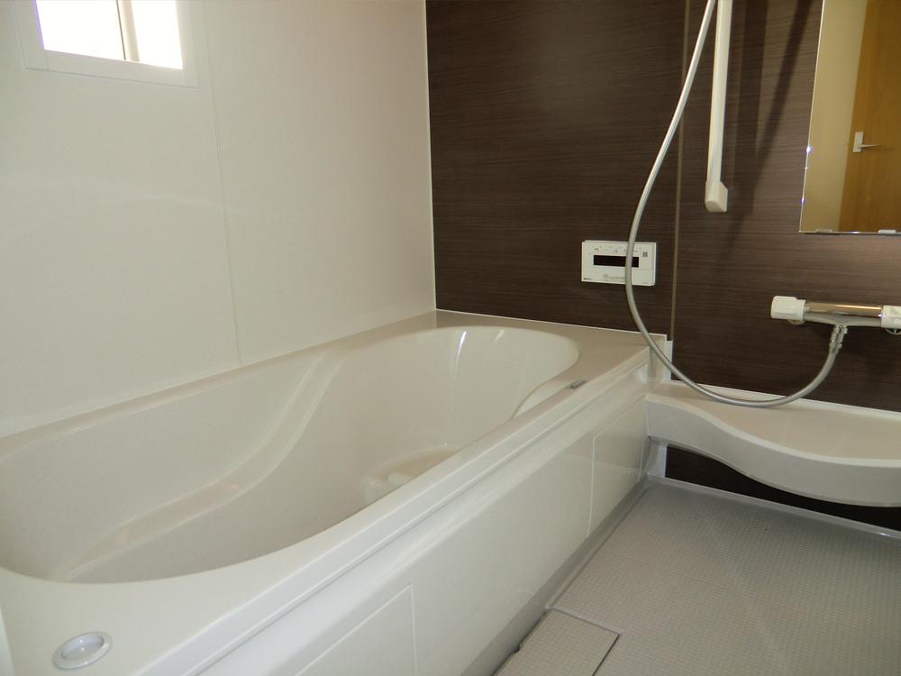 Bathroom. ◇ Bathroom ◇  Wide 1 tsubo size ・ Bathroom ventilation heating dryer ・ Warm bath ・ Otobasu ・ Barrier-free ・ There bathroom window