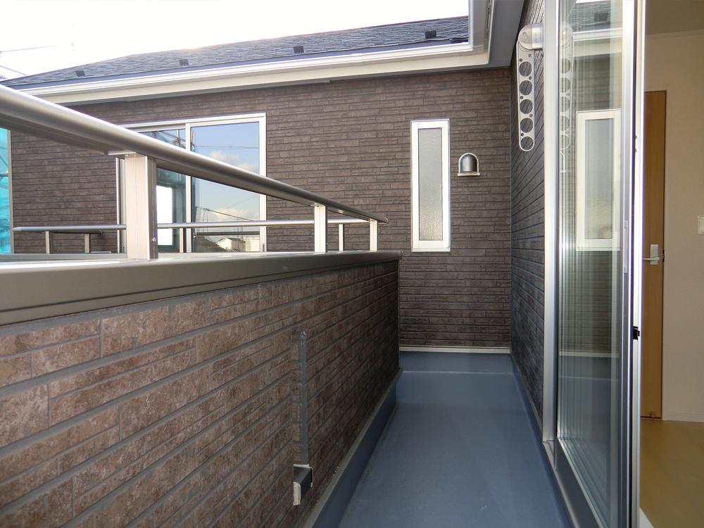 Balcony. ◇ balcony ◇  South side of the bright balcony