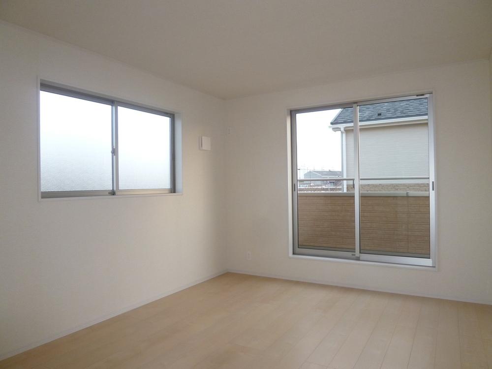 Non-living room. 1 Building