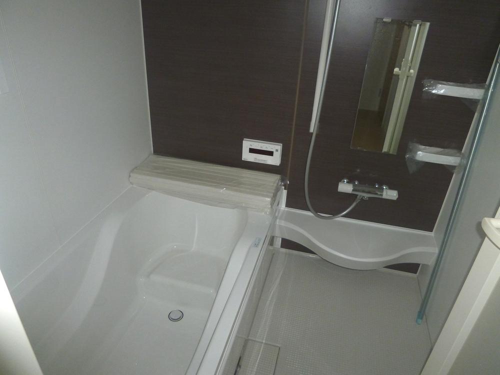 Bathroom. 1 Building