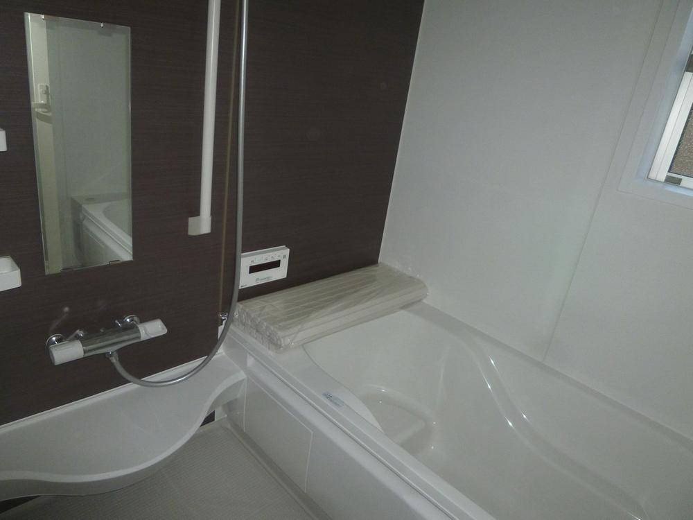 Bathroom. Building 2