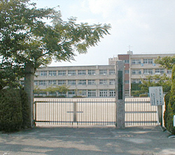 Primary school. New Kanie up to elementary school (elementary school) 1412m
