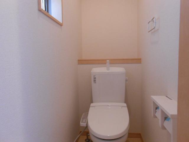 Toilet. Indoor (11 May 2013) Shooting