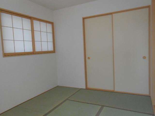 Non-living room. Indoor (11 May 2013) Shooting