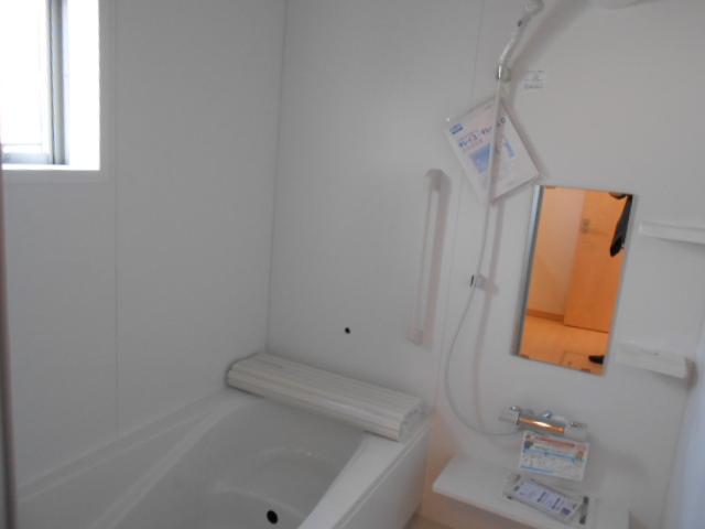 Bathroom. Indoor (11 May 2013) Shooting