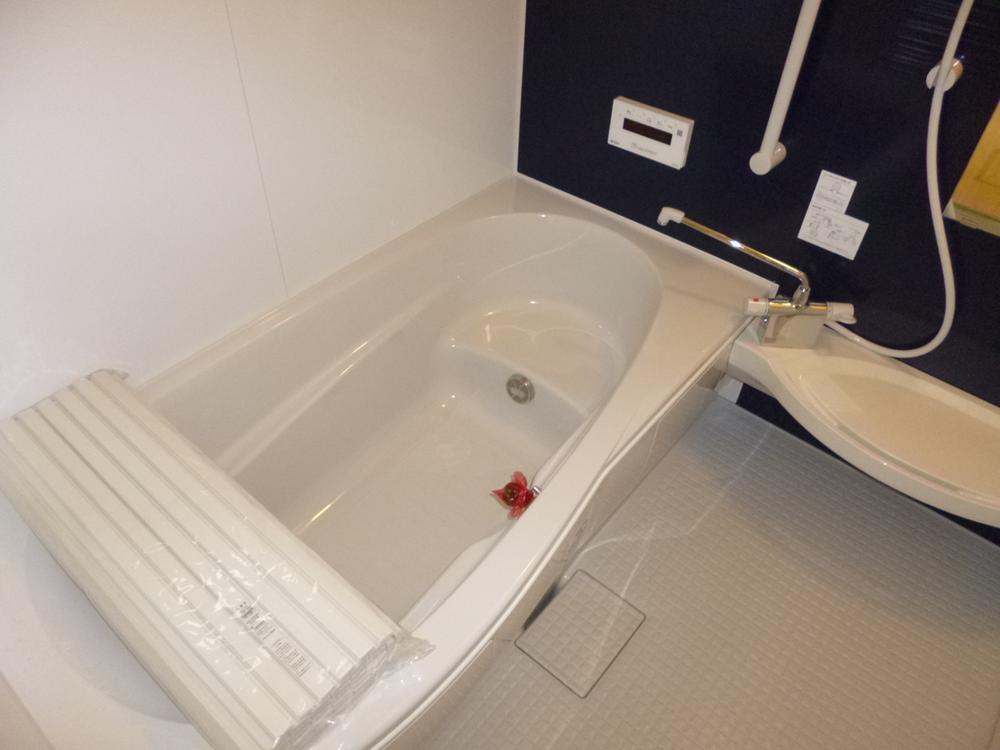 Same specifications photo (bathroom). * Different from the actual ones